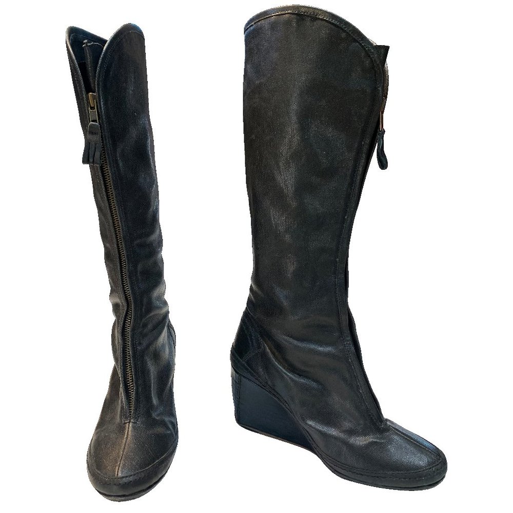 Waxed leather wedge boot